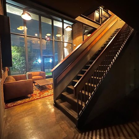 Classified Moto - The Frank Room Richmond Ngoại thất bức ảnh